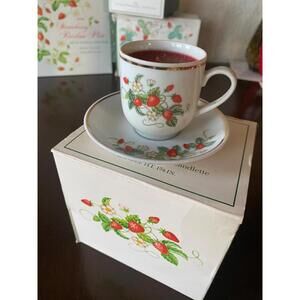 70s VINTAGE Avon Strawberry Porcelain Demi Cup & Saucer Candle 22k Gold Rim NOS
